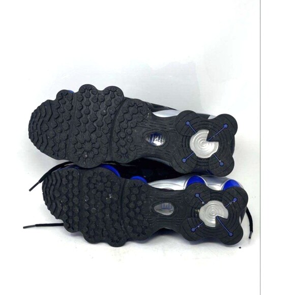 Athletic_Shoes
